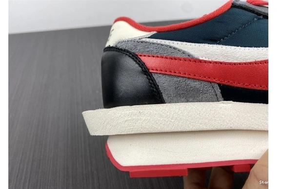 LD sacai Nike DJ4877-300 Undercover Red University Waffle 0312